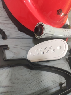 Вертикальний відпарювач для одягу ручний зі стійкою Domotec MS-5353 2000Вт 1.6л Червоний