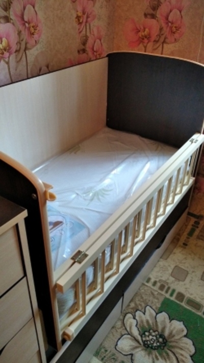 Ліжечко - трансформер (люлька, підліткове ліжко, тумба, ящики, письмовий стіл). Бук+ДСП.